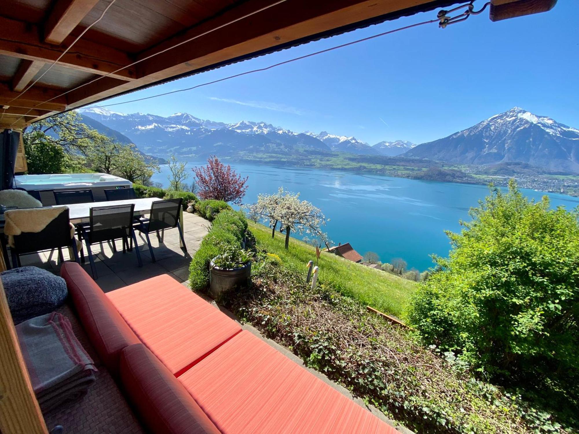 Chalet Egglen "Typical Swiss House, Best Views, Private Jacuzzi" Sigriswil Εξωτερικό φωτογραφία